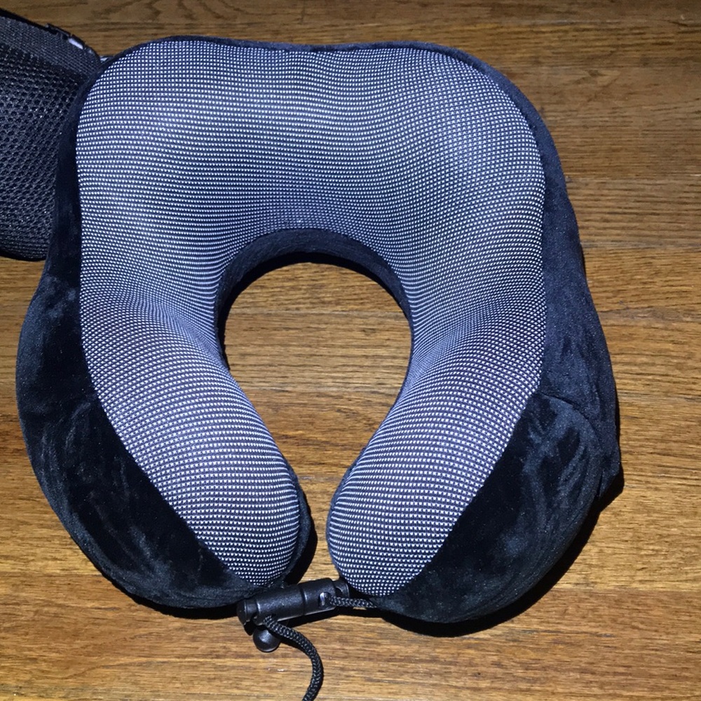 Travel pillow